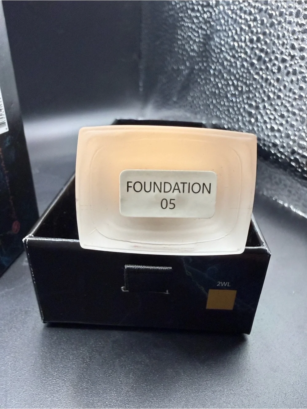 La Belle Flawless Matte Liquid Foundation - Warm Tan shade 5